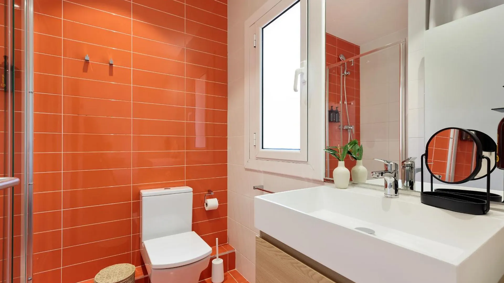 Ola Living Santa Anna Apartment Barcelona