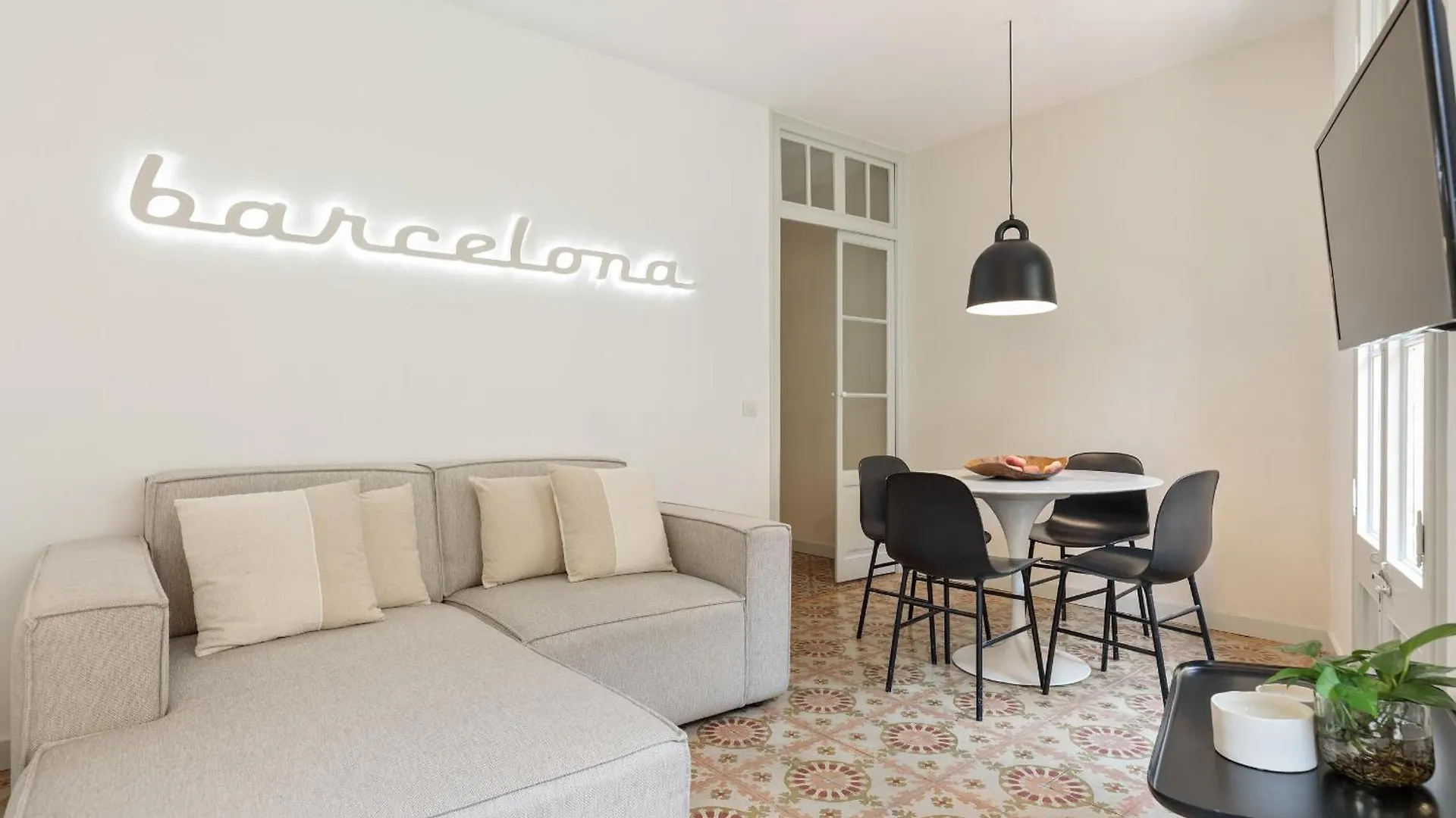 Ola Living Santa Anna Apartment Barcelona Spain