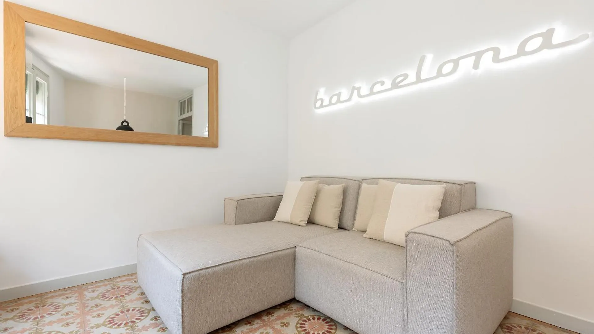 Ola Living Santa Anna Apartment Barcelona