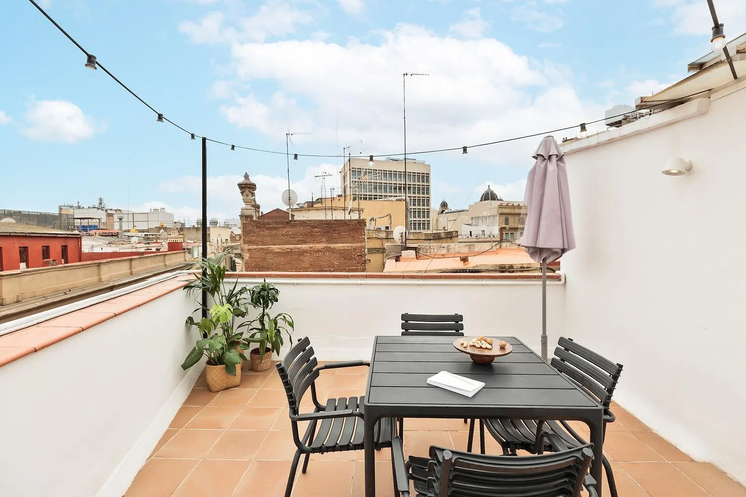 Ola Living Santa Anna Apartment Barcelona Spain