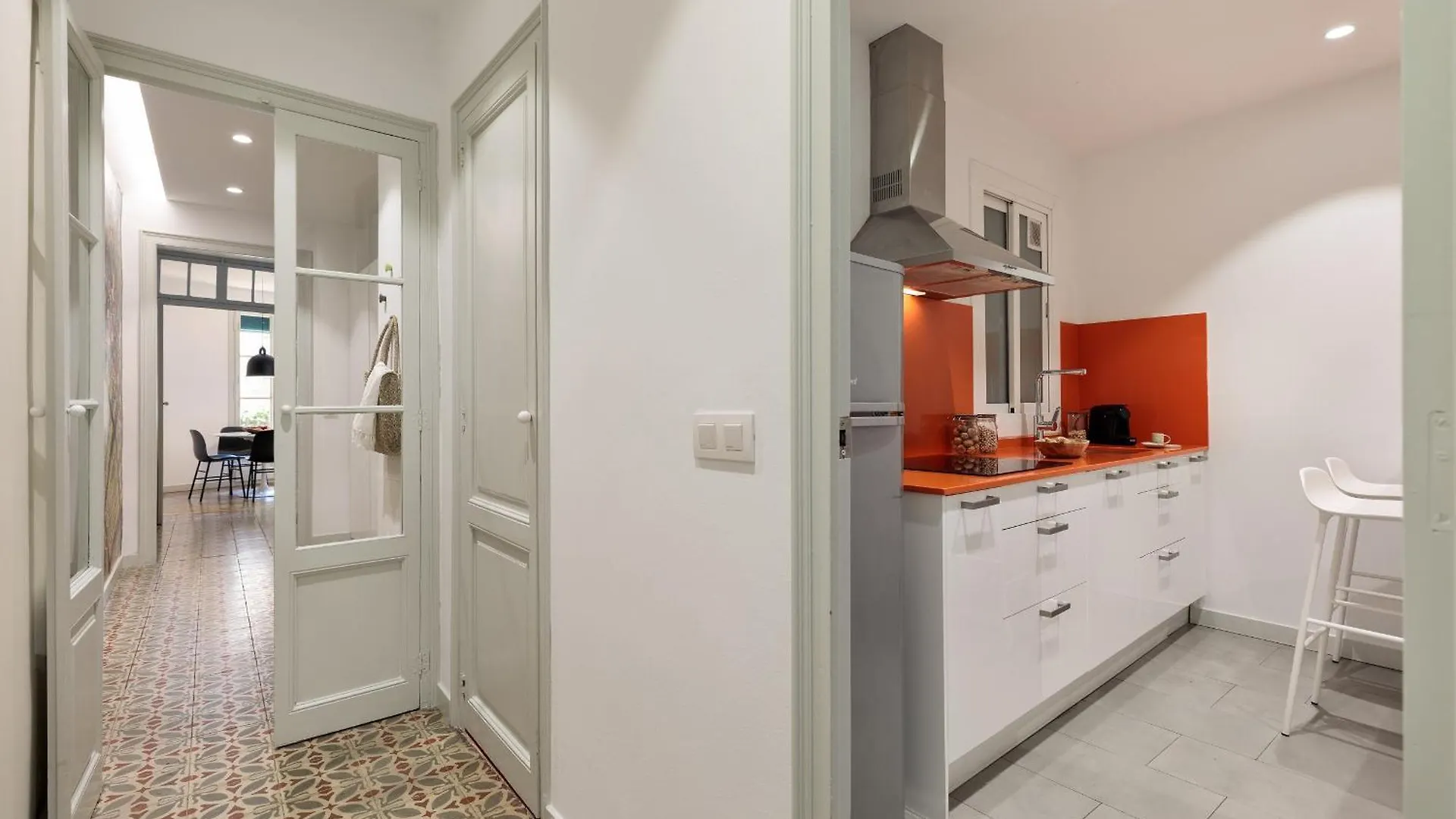 Ola Living Santa Anna Apartment Barcelona