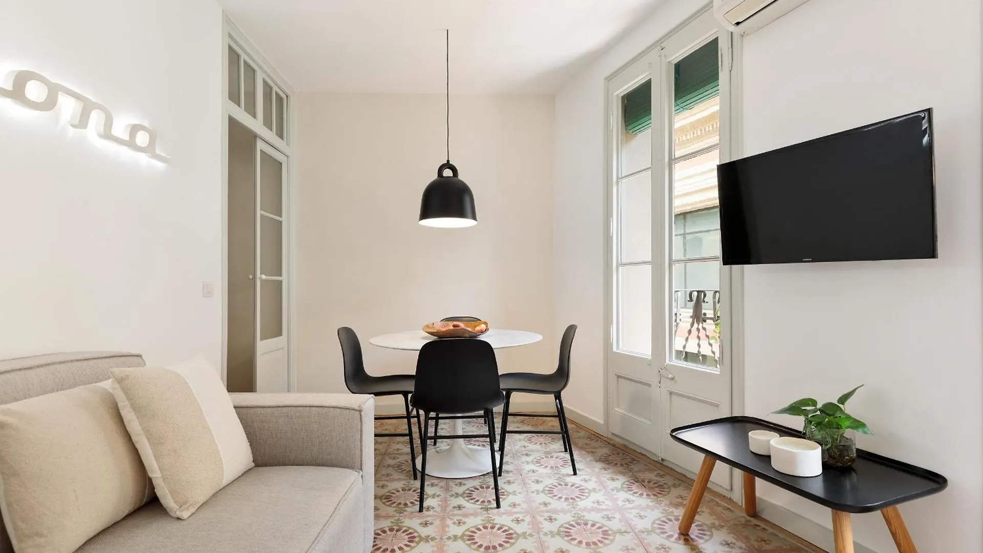 Ola Living Santa Anna Apartment Barcelona