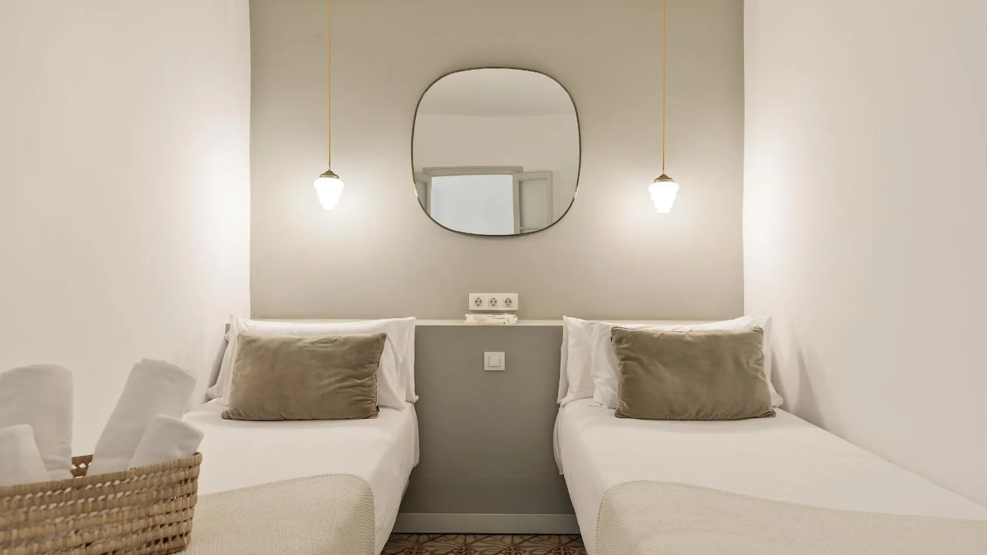 Ola Living Santa Anna Apartment Barcelona